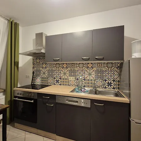 Mikra Homes24 In Apartamento